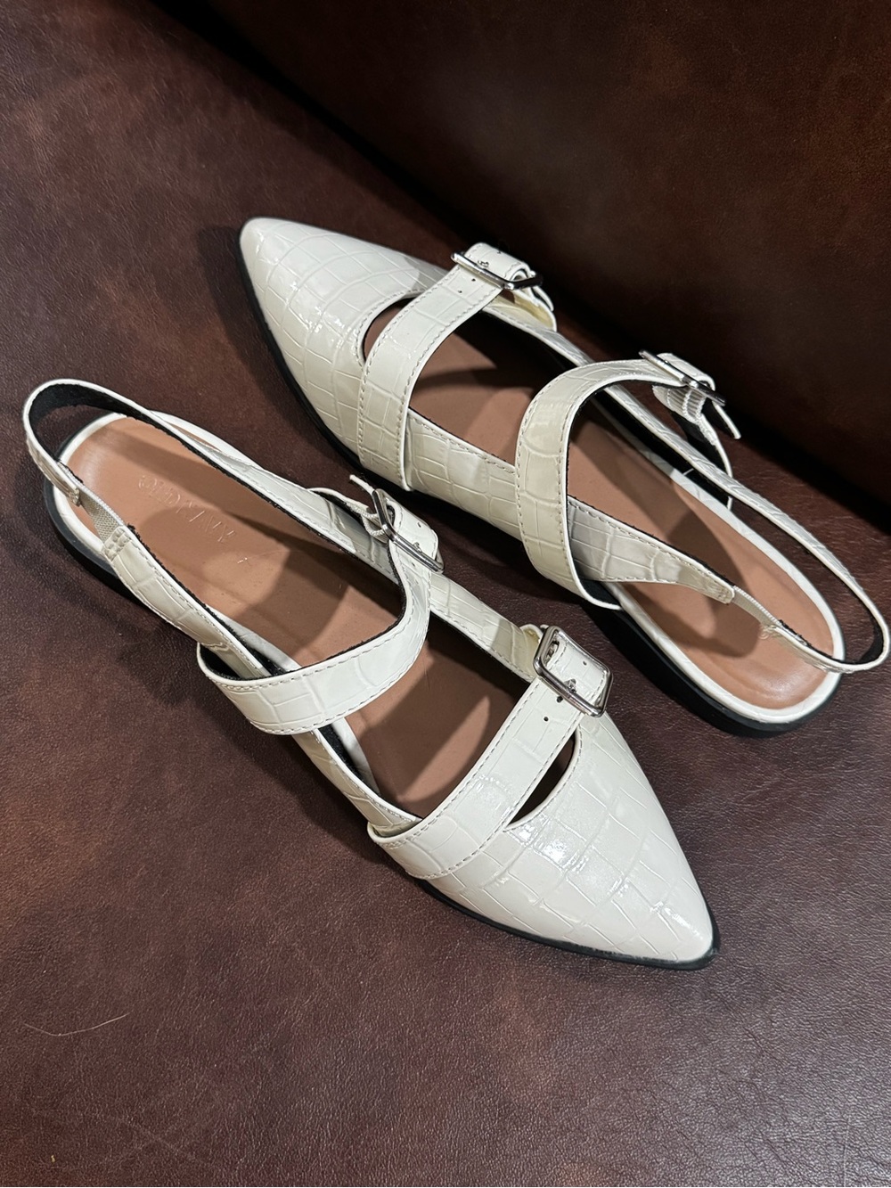 Women's White Old Navy Croc-Embossed Pointed Slingback Flats Size 9